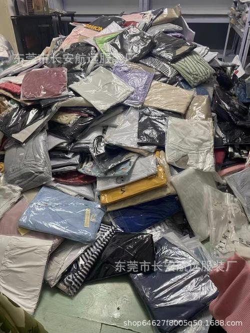 工厂库存尾货衣服按斤称 服装杂款四季衣服论斤称处理批发低价清